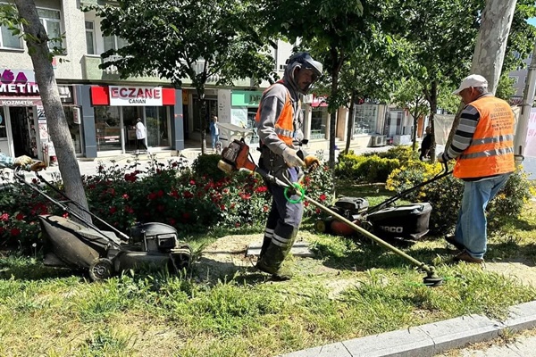 Silivri'de Park ve Yeşil Alanlarda Yaz Hazırlıkları Başladı