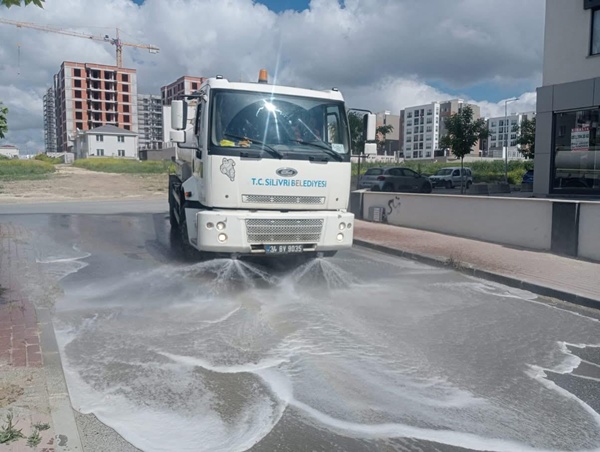 Silivri'nin Her Köşesinde Temizlik Çalışması Yürütülüyor