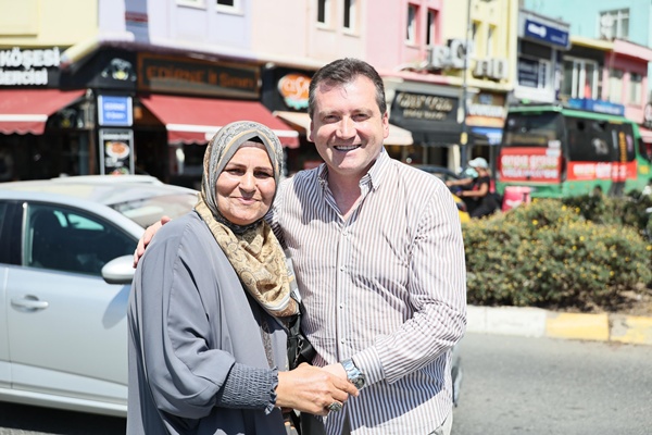 Başkan Balcıoğlu, Başkomutan ve Atatürk Caddesi'nde Vatandaşlarla Buluştu