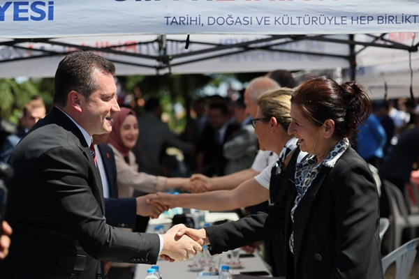 Başkan Balcıoğlu, Kale Park'ta Bayramlaşma törenine katıldı