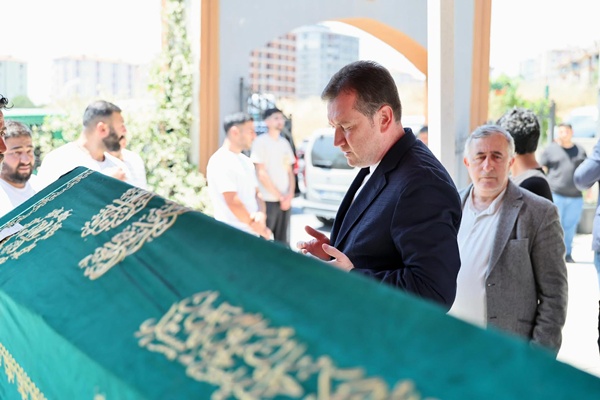 Başkan Balcıoğlu, Sıdıka Püsküllü'nün Cenaze Törenine Katıldı
