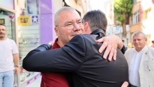 Başkan Balcıoğlu, Yemeniciler Sokak'ta Vatandaşlarla Bayramlaştı