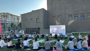 Dünya Yoga Günü'nde Kadınlar Naim Süleymanoğlu Spor Tesisleri'nde Buluştu