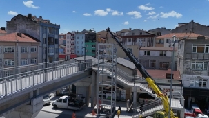 Eski Sanayi Üst Geçidi'nde Asansör Montajı Devam Ediyor