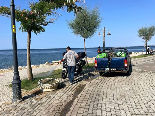 Silivri Sahil ve Yeşil Alanlarda Haşere İlaçlama Çalışmaları Sürüyor