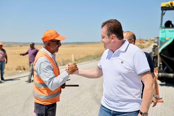 Başkan Balcıoğlu, Çeltik Yolu'ndaki Yol Çalışmalarını Yerinde İnceledi