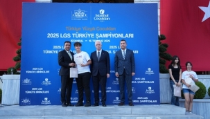 LGS Şampiyonu Odak Kolejli Arda Gür'e Valilik Onuru!
