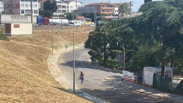 Silivri Belediyesi'nden İlçe Genelinde Ot Temizliği ve Yangın Tedbiri Çalışması