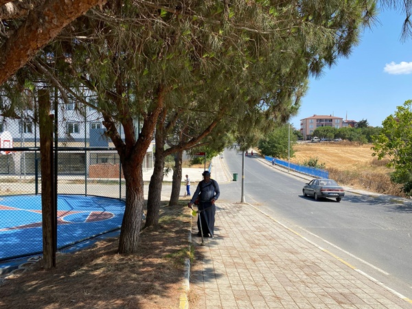 Silivri Belediyesi'nden İlçe Genelinde Ot Biçme ve Temizlik Çalışmaları