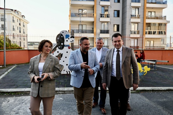 Başkan Balcıoğlu, Yunus Emre İmam Hatip Ortaokulu'nu ziyaret etti