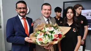 Bora Balcıoğlu, ÇİZGİ Yazılım Anadolu Lisesi'nde Gençlerle Buluştu