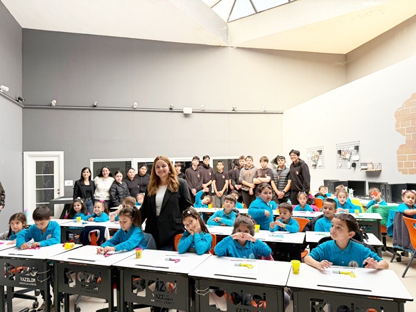 Çizgi Yazılım Anadolu Lisesi ve Gümüşyaka İlkokulu'ndan '7'den 70'e Kodlama Etkinliği'