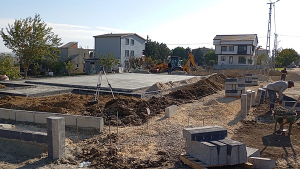 Gümüşyaka Evvel Sokak'ta park yapım çalışmaları sürüyor