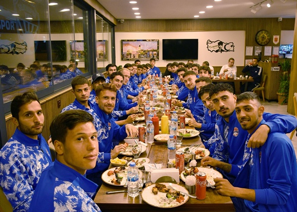 Silivrispor İlk Maç Öncesi Moral Yemeğinde Buluştu
