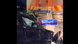 Selimpaşa'da Feci Kaza! Otomobil Kamyon Altına Girdi, Sürücü Sıkıştı!