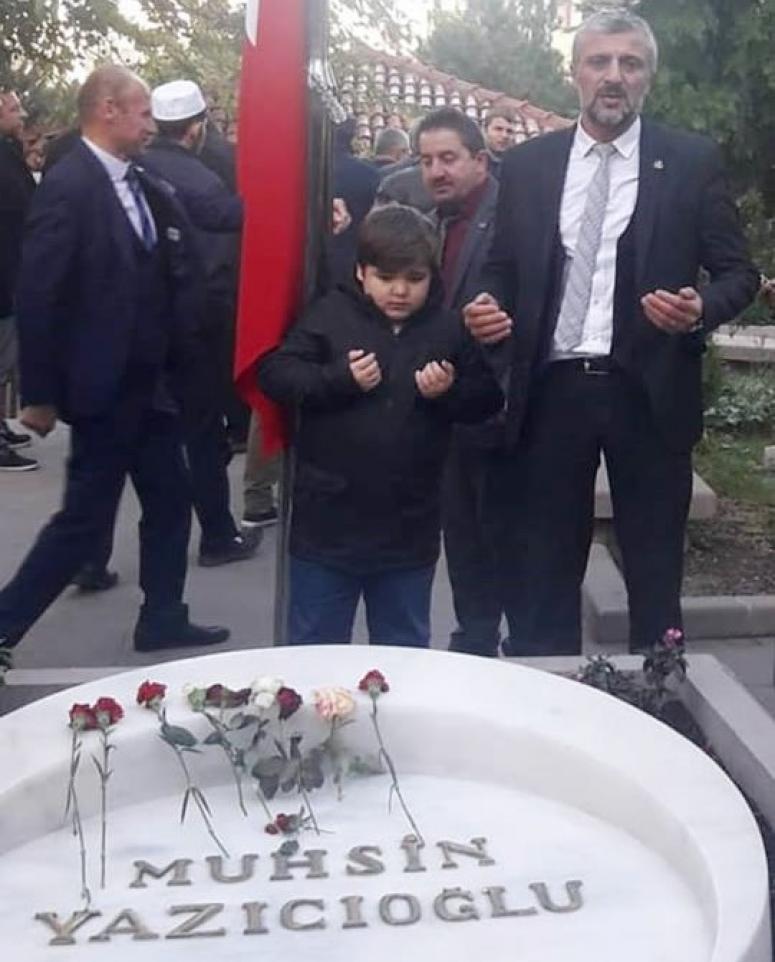 Aksu, Muhsin Yazıcıoğlu'nun kabrini ziyaret etti