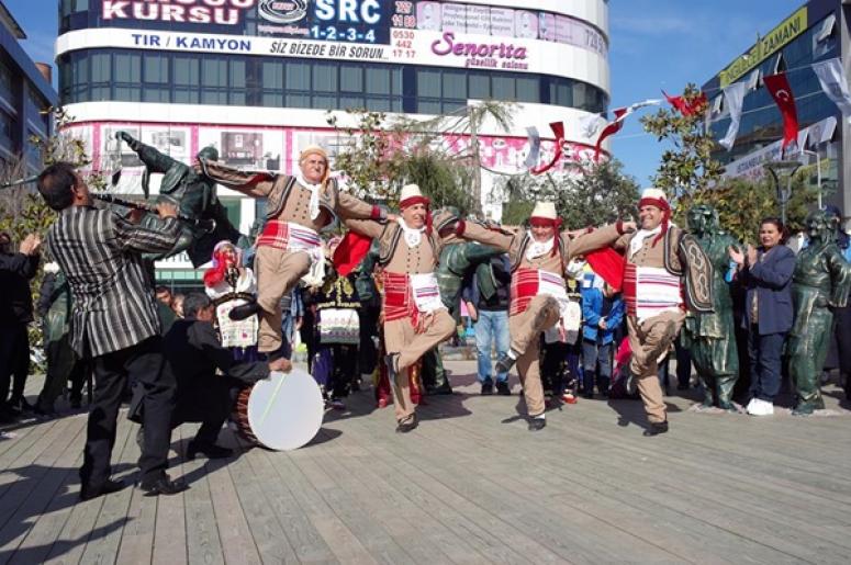 19 Mayıs Meydanı törenle açıldı