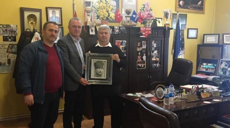 Saraylı muhtardan Eren'e tebrik ziyareti
