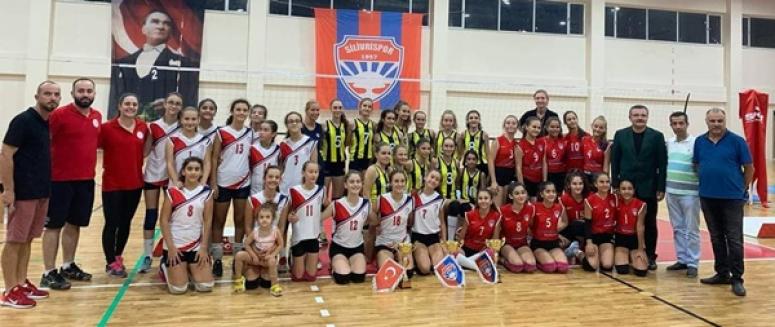 Midi Takımlar Voleybol Turnuvası Sona Erdi