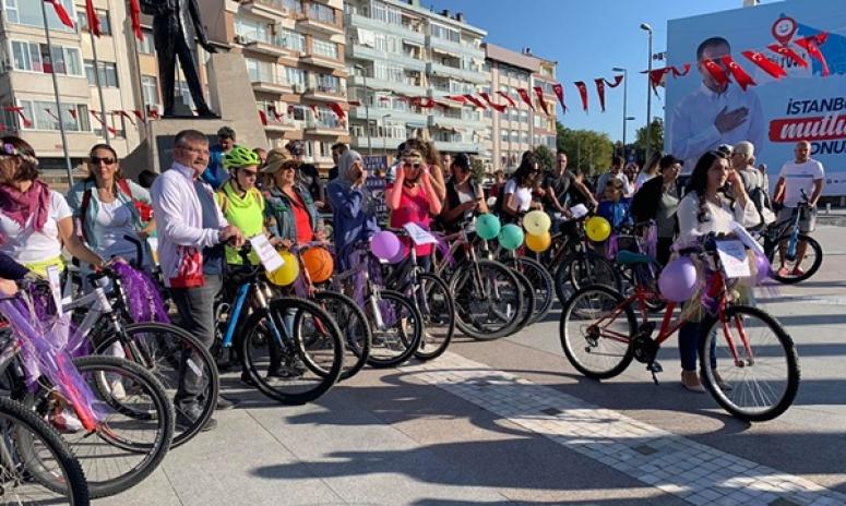 Silivri'de Süslü Kadınlar Bisiklet Turu Etkinliği