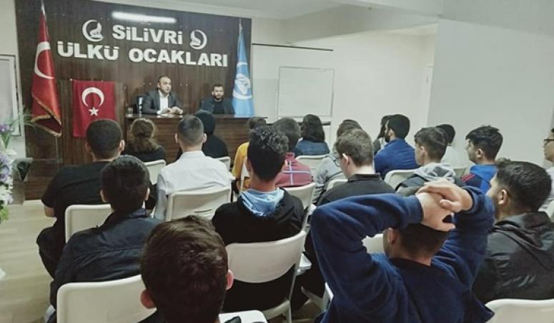 Ülkücü Gençlere Cumhuriyet Tarihi Semineri