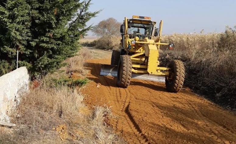 Karabayır mevkiindeki tarla yolları iyileştirildi