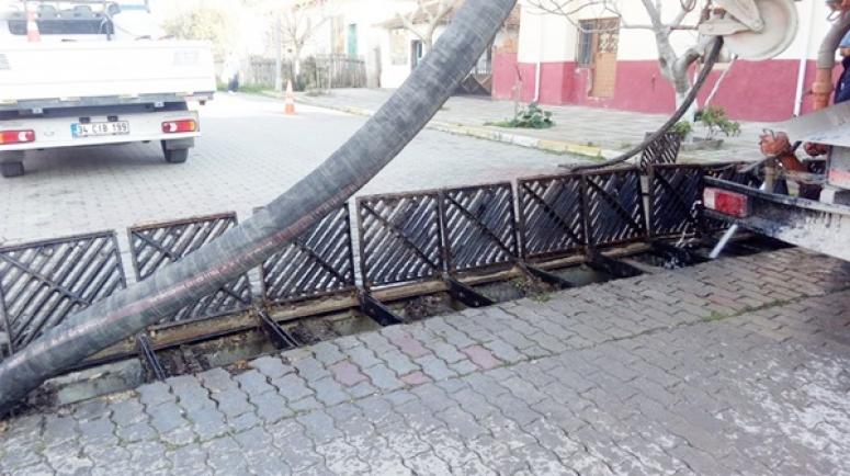 Silivri Belediyesi, Izgara ve Kanal Temizlik Çalışmalarını Sürdürüyor