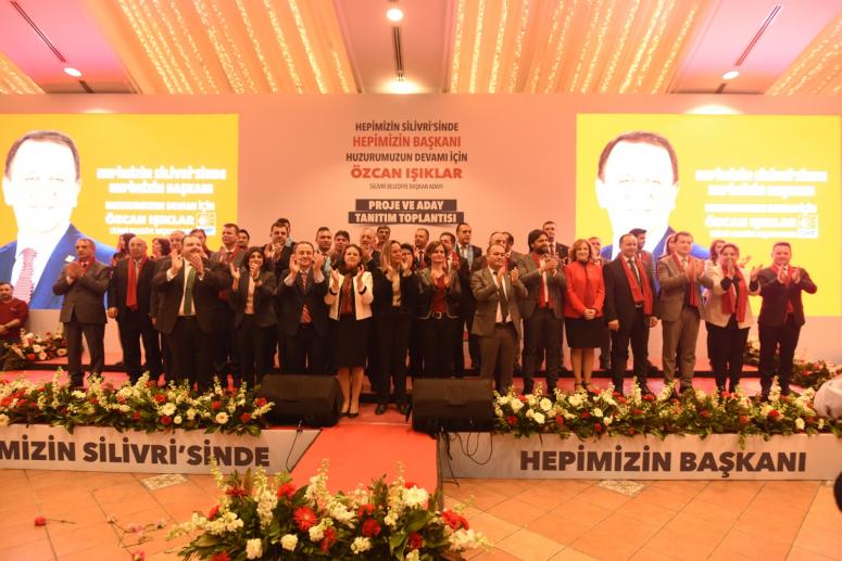 Işıklar Ekibini ve Yeni Dönem Projelerini Tanıttı