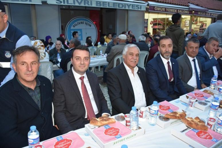 BEDESTEN ÇARŞISI'NDA GÖNÜL SOFRASI