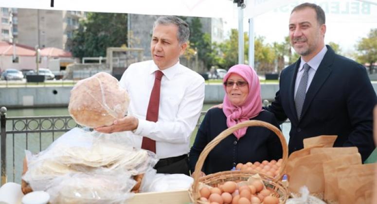 Vali Yerlikaya, Silivri Köy Pazarı'nı Ziyaret Etti