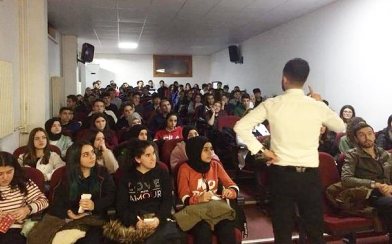 Atatürk Anadolu Lisesi Öğrencileri Motivasyon Semineri Aldı