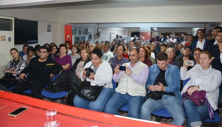 Esen, Adaylığını Coşkulu Bir Kalabalık Önünde Açıkladı