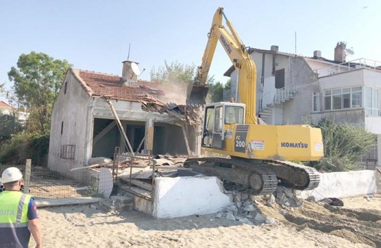 Mimarsinan Mahallesi'ndeki Metruk Yapı Yıkıldı