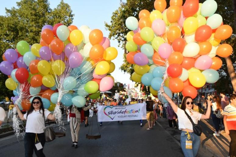 Yoğurt Festivali'ne Renkli Kortej