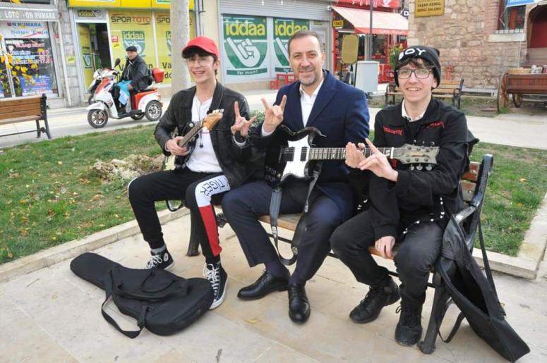 Cumhur İttifakı Adayı Metalcilerle Birlikte