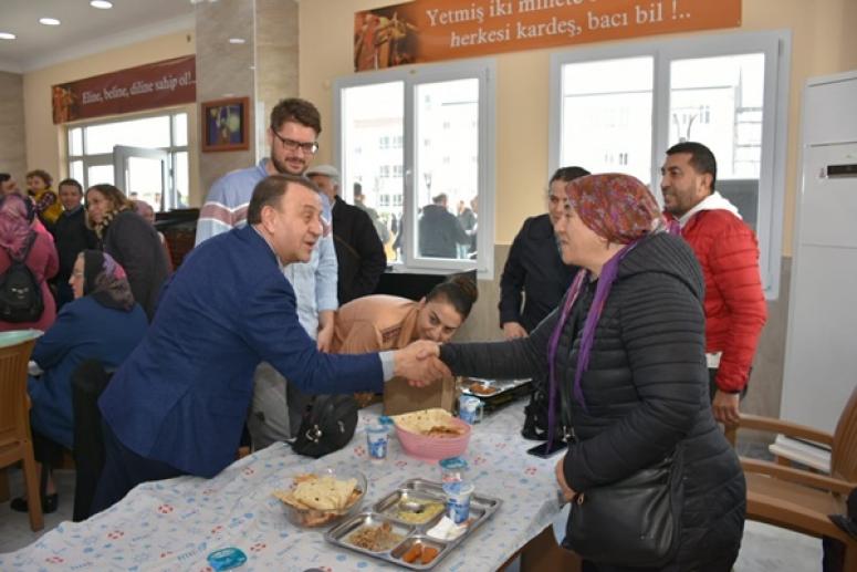 Işıklar Cem Evi'nde mevlide katıldı