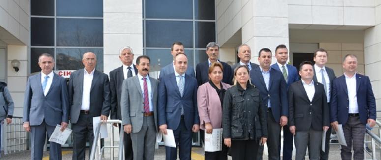 CHP'li Meclis Üyeleri mazbatalarını aldı