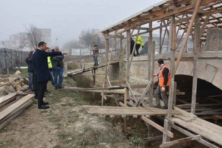 32 Köprüde Çalışmalar Devam Ediyor