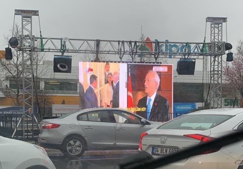 Göçengil'den Led Ekran Tepkisi