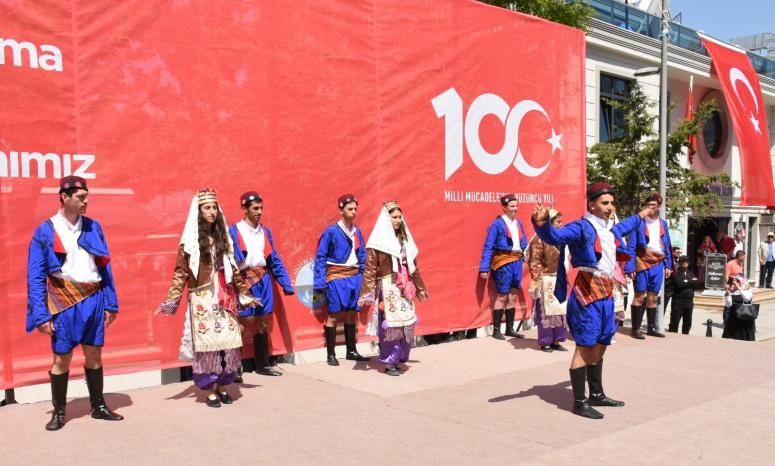 19 Mayıs'ın 100. Yıldönümü Törenle Kutlandı