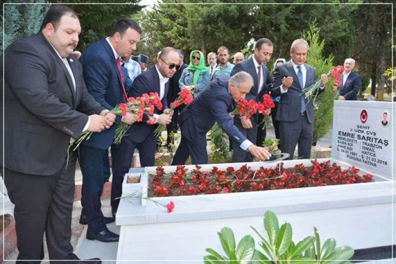 15 Temmuz'un yıldönümünde şehitler mezarı başında anıldı